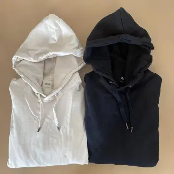 유니클로 화이트와 블랙 후드티 2장 세트