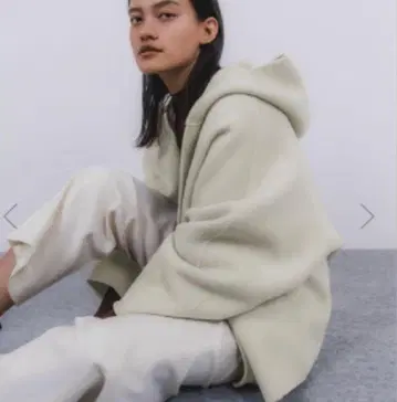 스터닝 루어 울 코트 아이보리