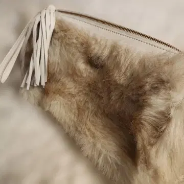 sieste peau 시에스타포 퍼 백 프린지 클러치 백