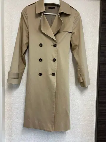 ROSSO 베이지 더블 브레스트 트렌치코트