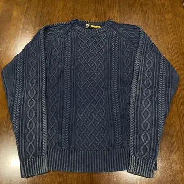 FAT 네이비 케이블 니트 스웨터