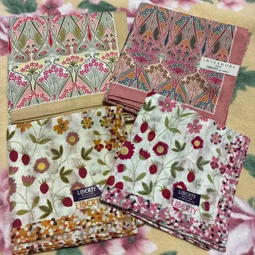 새상품 브랜드 손수건 리버티 손수건 4개 세트 핑크 계열 베이지 계열