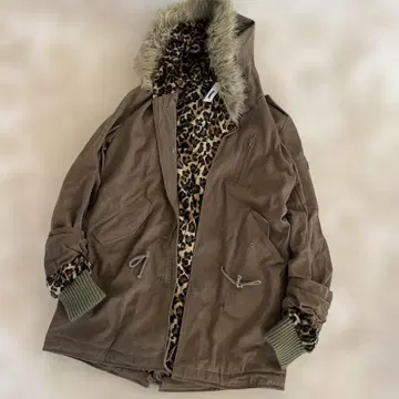 [ 어태치먼트 ] 모즈 코트 레오파드 무늬 빈티지 퍼 포함 초레어