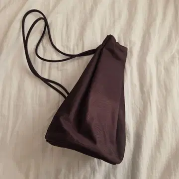 COS 나일론 복조리 크로스 바디백 버건디