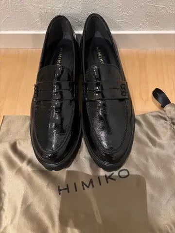 HIMIKO 블랙 트랙 밑창 로퍼 블랙 에나멜