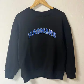 MAGMANS 자수 크루넥 맨투맨 블랙