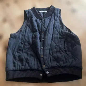 CUORE STORE MARKET 블랙 다운 베스트