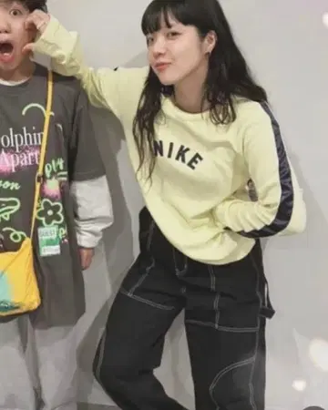 jouetie 컬러 스티치 루즈 팬츠 코쿤 실루엣 아이묭 착용