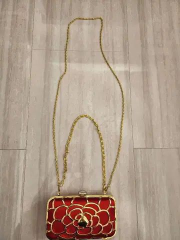 빨간색과 골드 파티 백