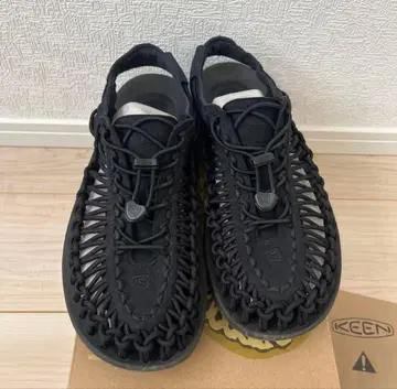 KEEN 블랙 스포츠 샌들