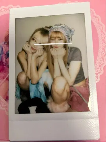 악마의 키스 투샷 폴라로이드 1