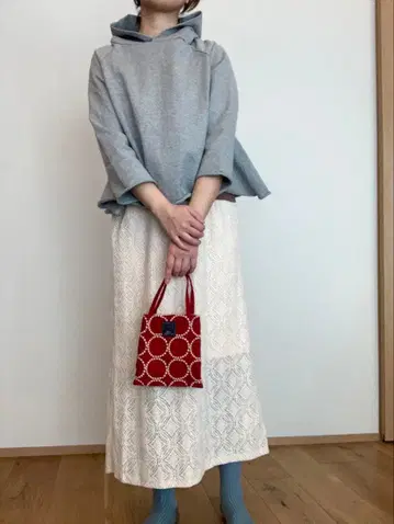 ito 그레이 A라인 후드티 & 니트 베스트 코디 세트