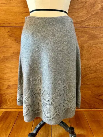 새상품급 엘마노 쉘비노 (이탈리아제) 캐시미어 스커트