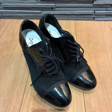 레페토 에나멜 펌프스 35