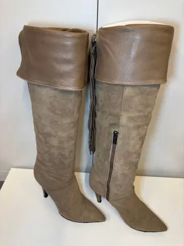 베이지 스웨이드 가죽 롱 부츠