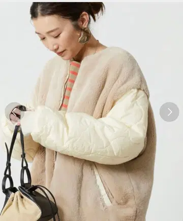 프릭스스토어 리버서블 퍼 절개 퀼팅