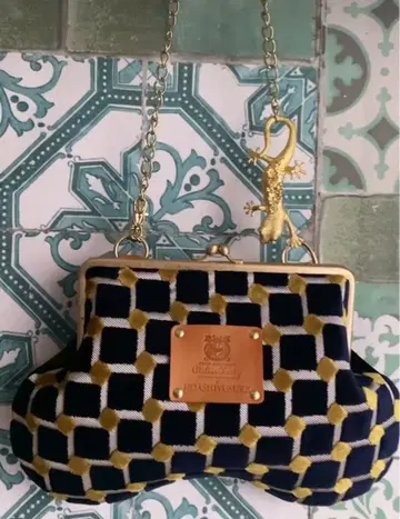 아틀리에 쿠르츠 atelierkurtz 도마뱀이 지탱하는 가마구치 숄더백