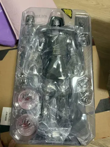 핫토이즈 코믹 마스터피스 닥터 둠 디럭스판