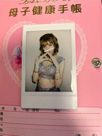 전율 카나노 솔로 폴라로이드 1