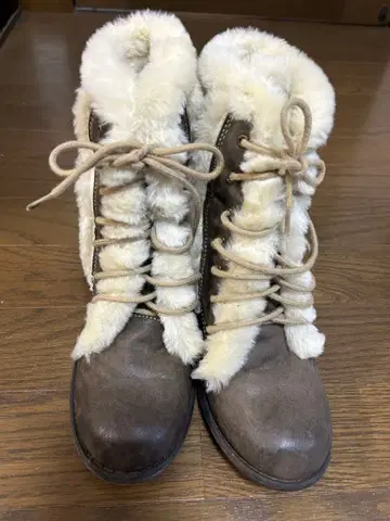 미사용 숏부츠 무스탕