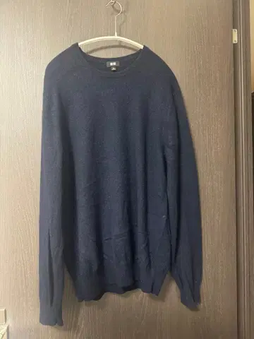 유니클로 UNIQLO 캐시미어 네이비 크루넥 스웨터