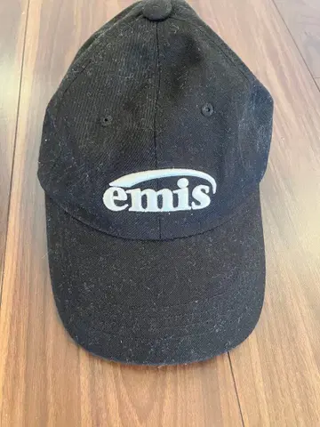 emis 캡 블랙