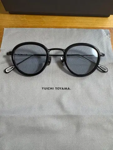 YUICHI TOYAMA 블랙 프레임 안경 V.Muche