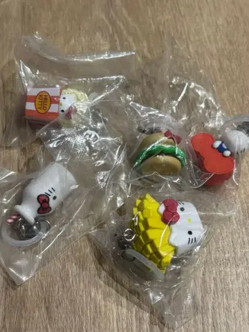 헬로키티 아메리칸 디자인 캡슐 토이 컴프 세트