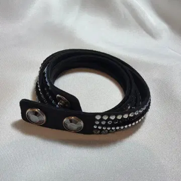 스와로브스키 랩 팔찌 블랙