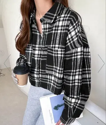 andMe 미사용 새상품 택 포함 샤기 체크 셔츠 숏 기장 블랙