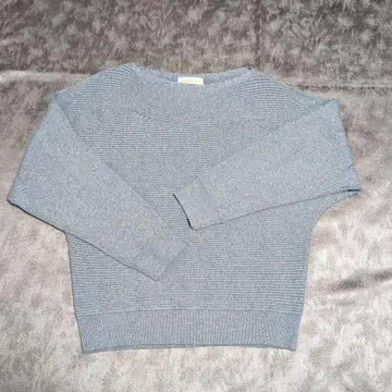 INED 이네드 보트넥 니트 라메 실버 그레이