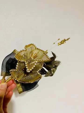 IGIN 파리 도쿄 꽃 모티브 브로치 코사지