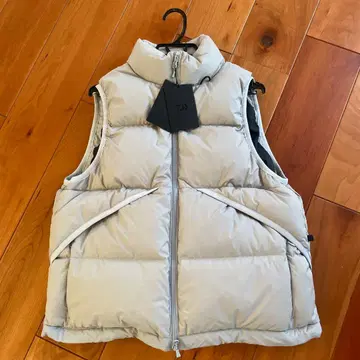 새상품 미사용 GLOBERIDE 실버 다운 베스트 프리 사이즈