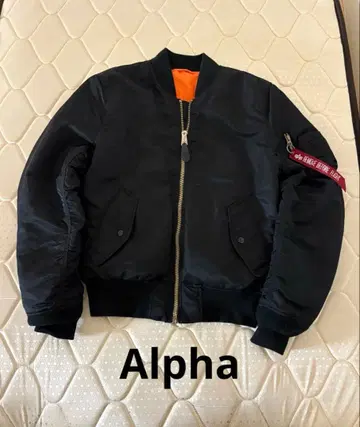 ALPHA INDUSTRIES MA-1 플라이트 자켓 블랙