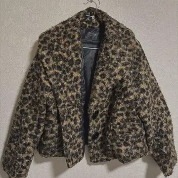 레오파드 무늬 아우터