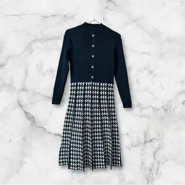 하이넥 니트 원피스 하운드투스 체크 패턴
