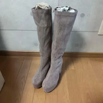 새상품 에스페란자 락모리 시리즈 청키힐 롱 부츠 스웨이드