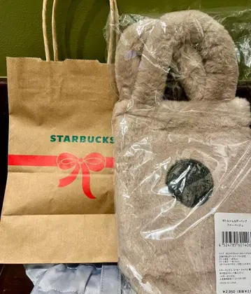 스타벅스 보틀 숄더백 퍼 베이지 2025 홀리데이