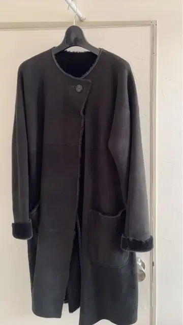 블랙 무스탕 코트 사이즈 10 UNKNOWN