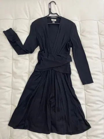 Issa London 블랙 랩 드레스 긴팔