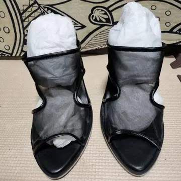블랙 메쉬 오픈토 샌들