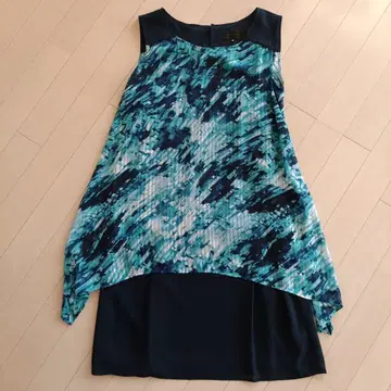 [ 새상품 ] UNTITLED 비대칭 원피스 사이즈 2