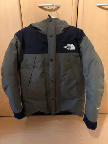 THE NORTH FACE 다운 자켓 후드 부착
