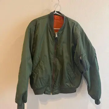 올리브 그린 MA-1 자켓