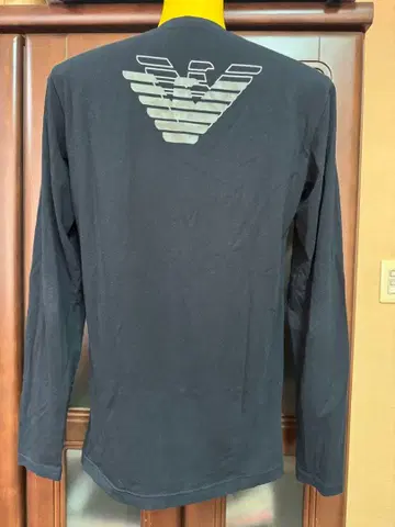 엠포리오 아르마니 긴팔 T셔츠