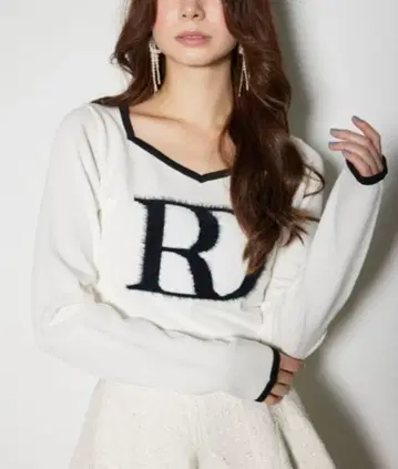 rienda 빅 R 로고 롱 슬리브 니트탑