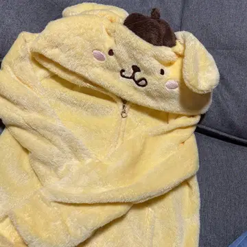 Sanrio 폼폼푸딩 따뜻한 후드 부착 후드티 M
