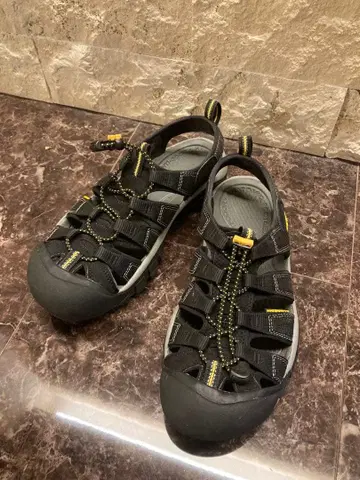 KEEN 26.5 샌들