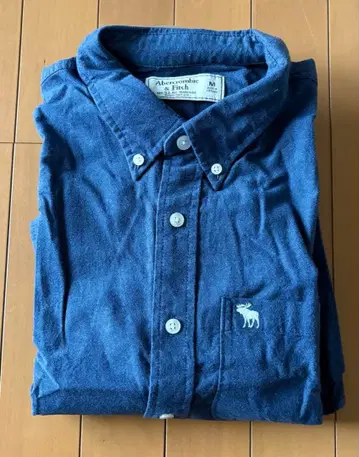 아베크롬비 앤 피치 버튼 다운 셔츠 M 사이즈