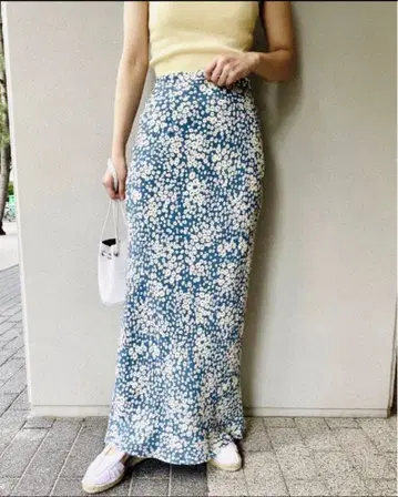 에디트폴르 바이어스 플라워 맥시 스커트 스카이블루